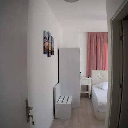 Forever Boutique (adults Only) Bed & Breakfast 2*